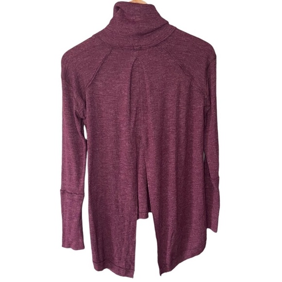 Free People We The Free Tara Split Back Turtleneck - Picture 4 of 5